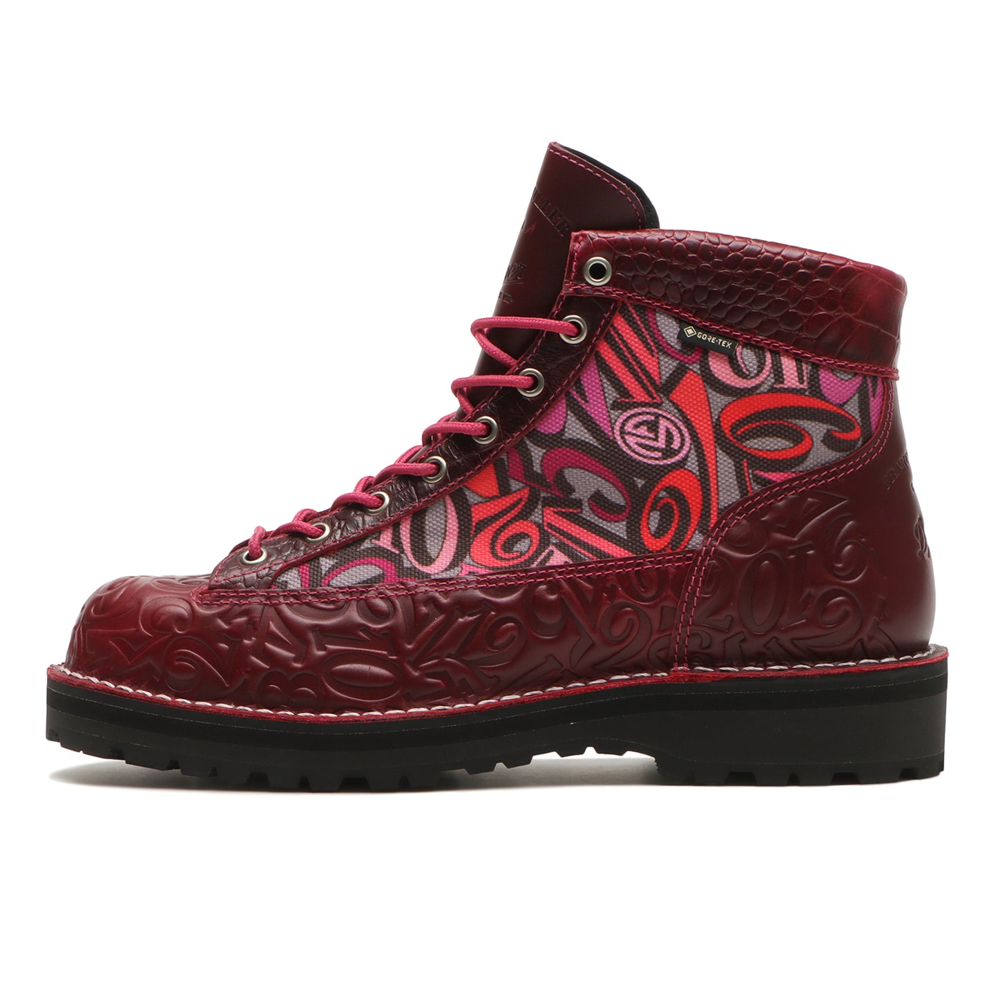 8月29日(金) 10:00より 販売開始 FRANCK MULLER × Danner