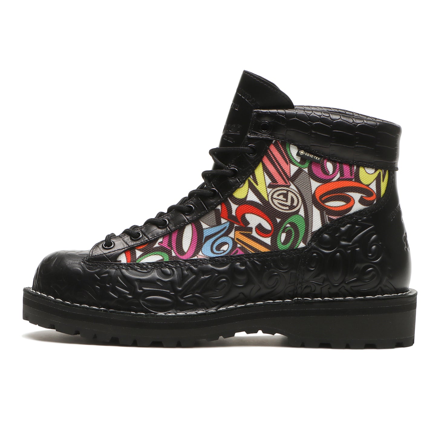 8月29日(金) 10:00より 販売開始 FRANCK MULLER × Danner