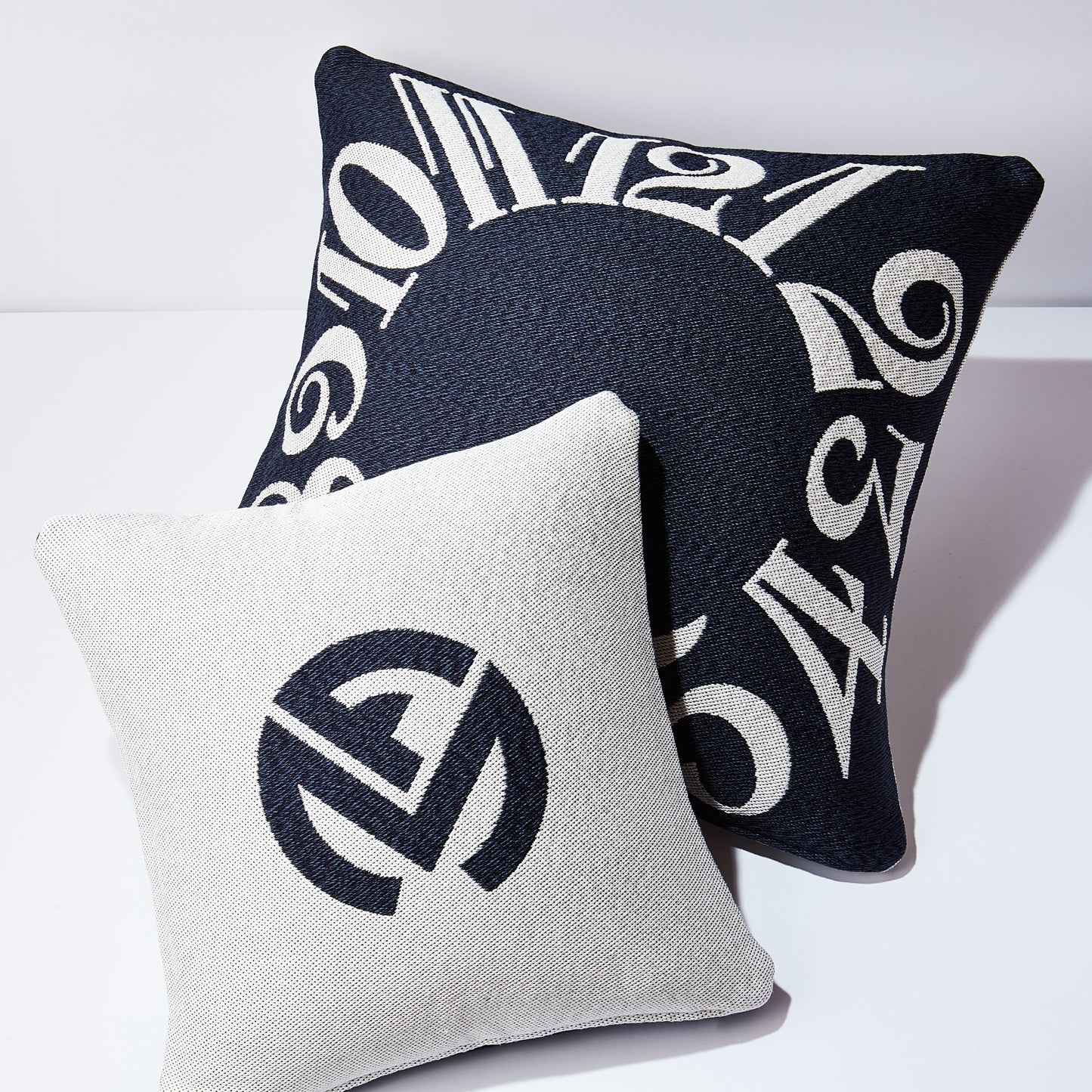 CUSHION Navy 60cm