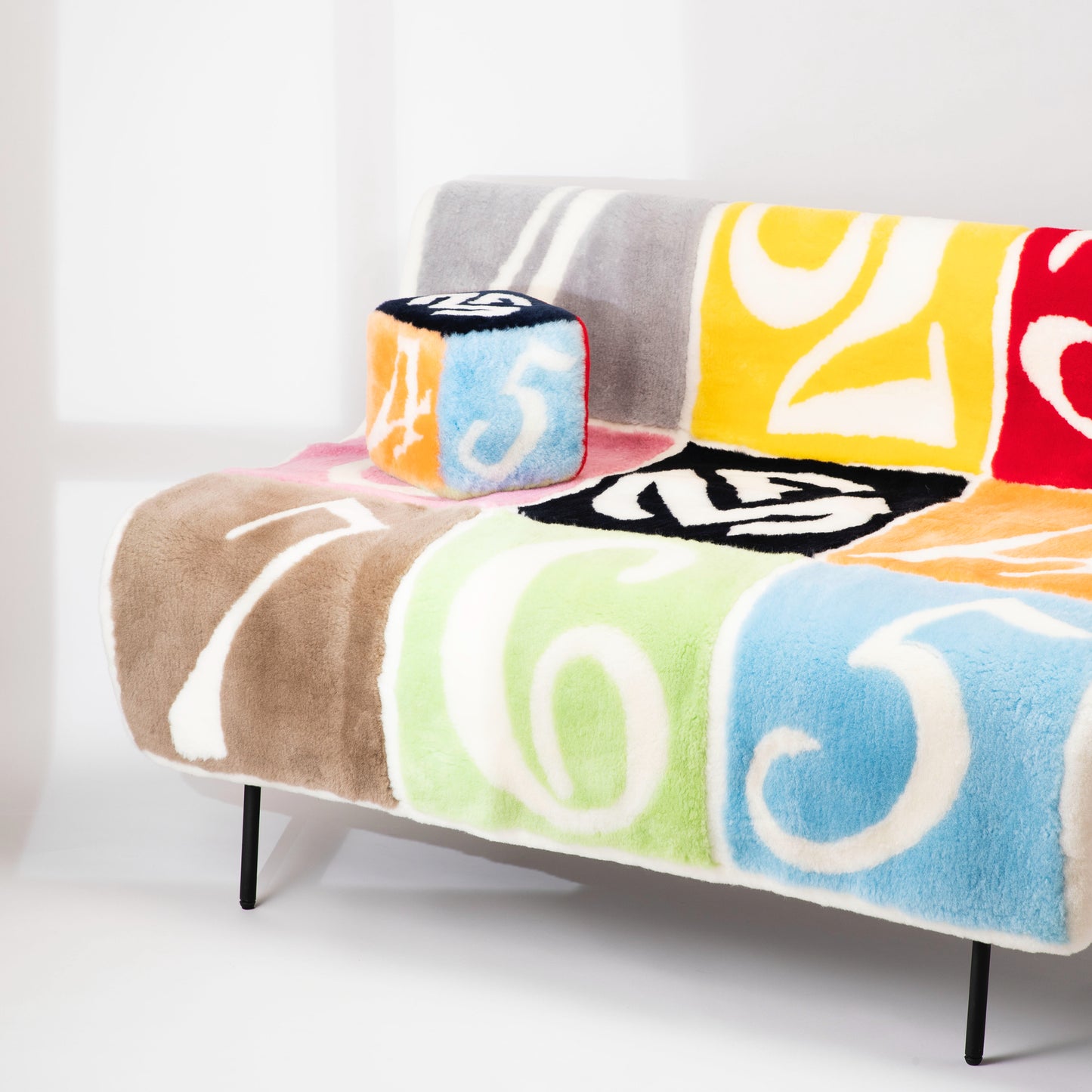 MOUTON CUBE CUSHION MINI