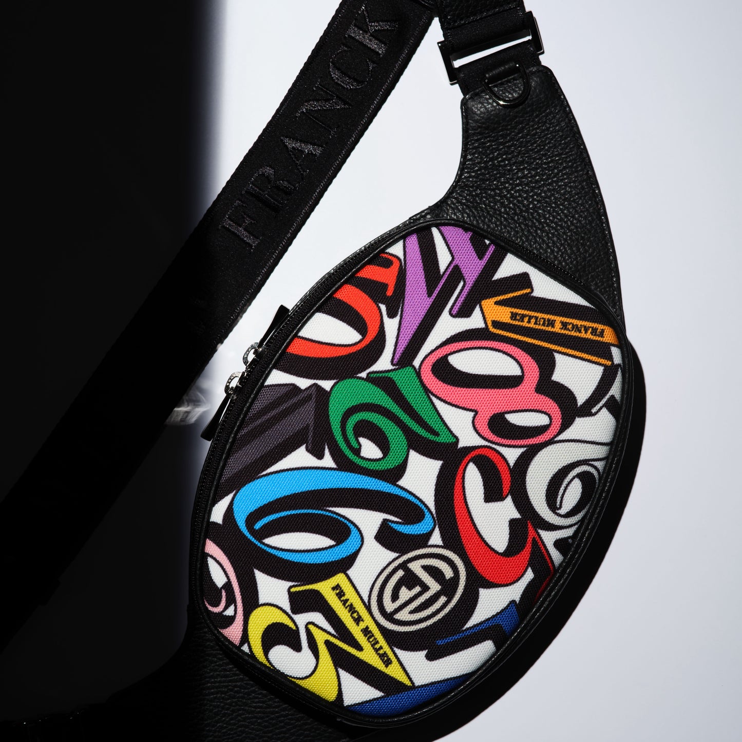 VISANT DEPTH SERIES CROSS BODY BAG